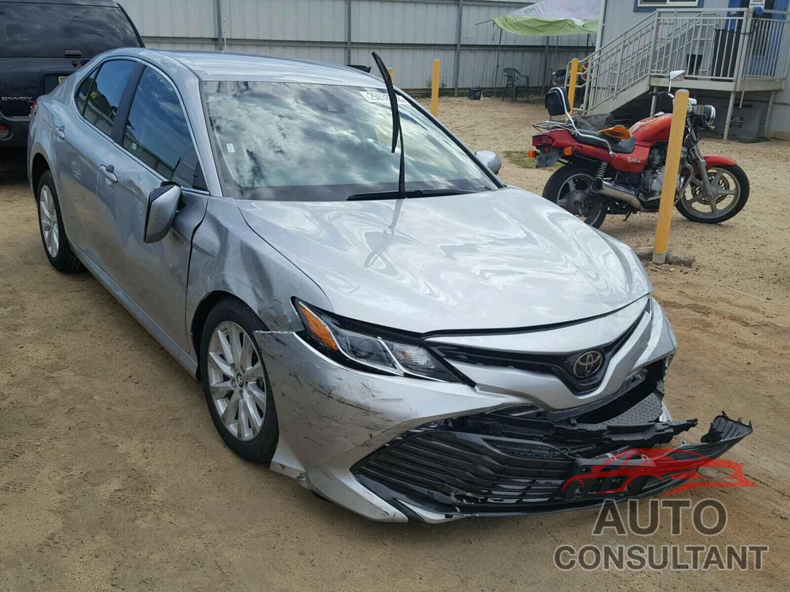 TOYOTA CAMRY 2018 - 4T1B11HK8JU554488