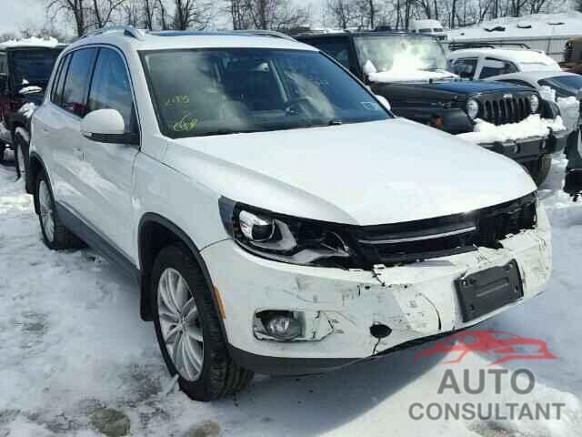 VOLKSWAGEN TIGUAN 2016 - WVGBV7AX7GW561569