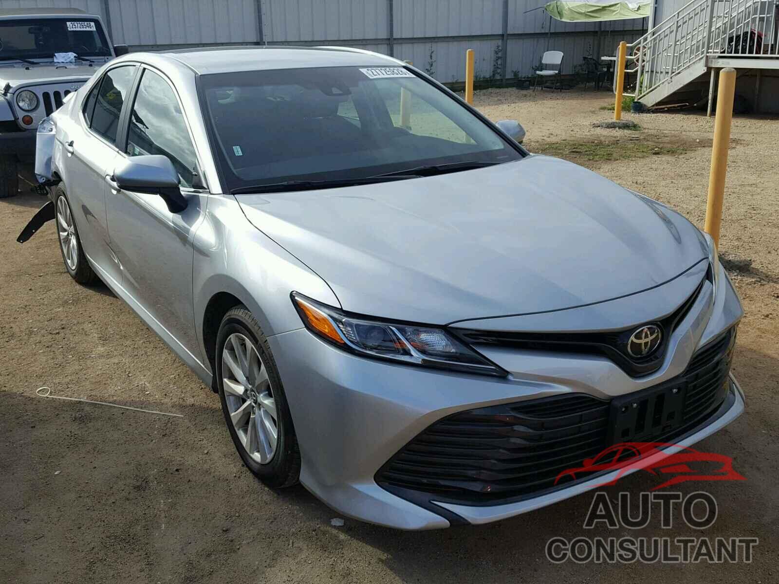 TOYOTA CAMRY 2018 - 4T1B11HK0JU043695