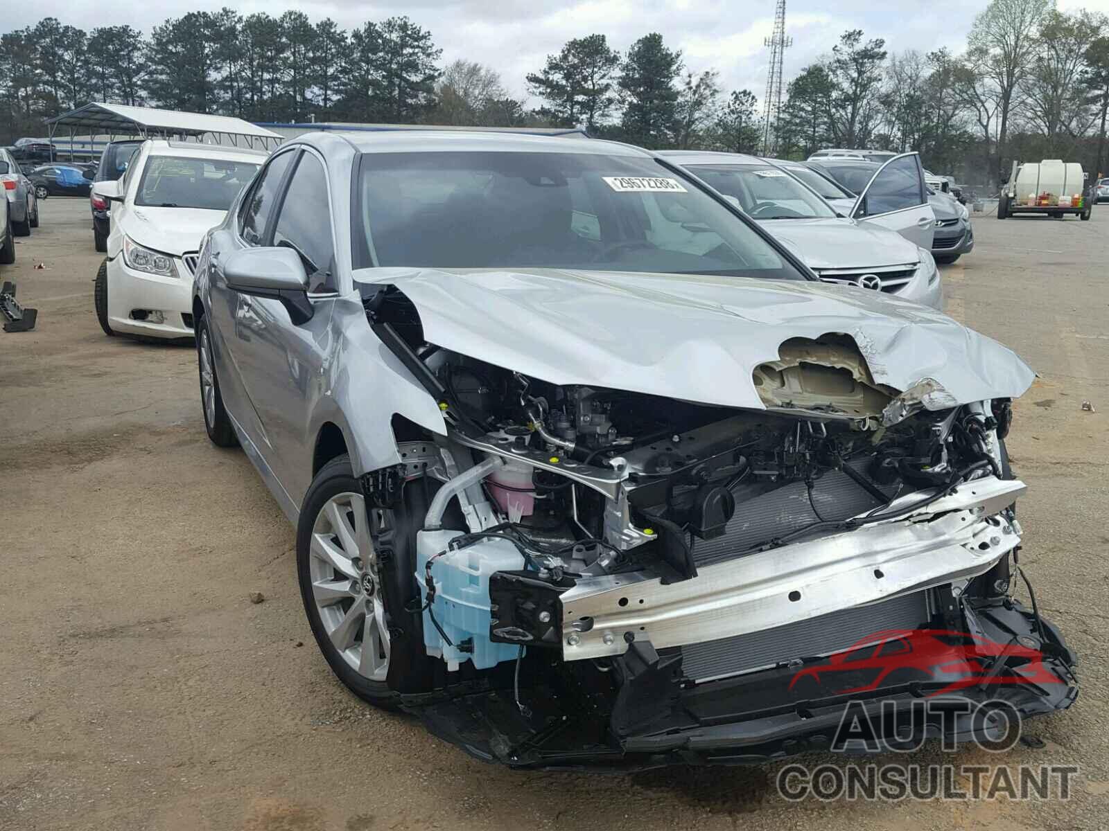 TOYOTA CAMRY 2018 - 4T1B11HK0JU082027