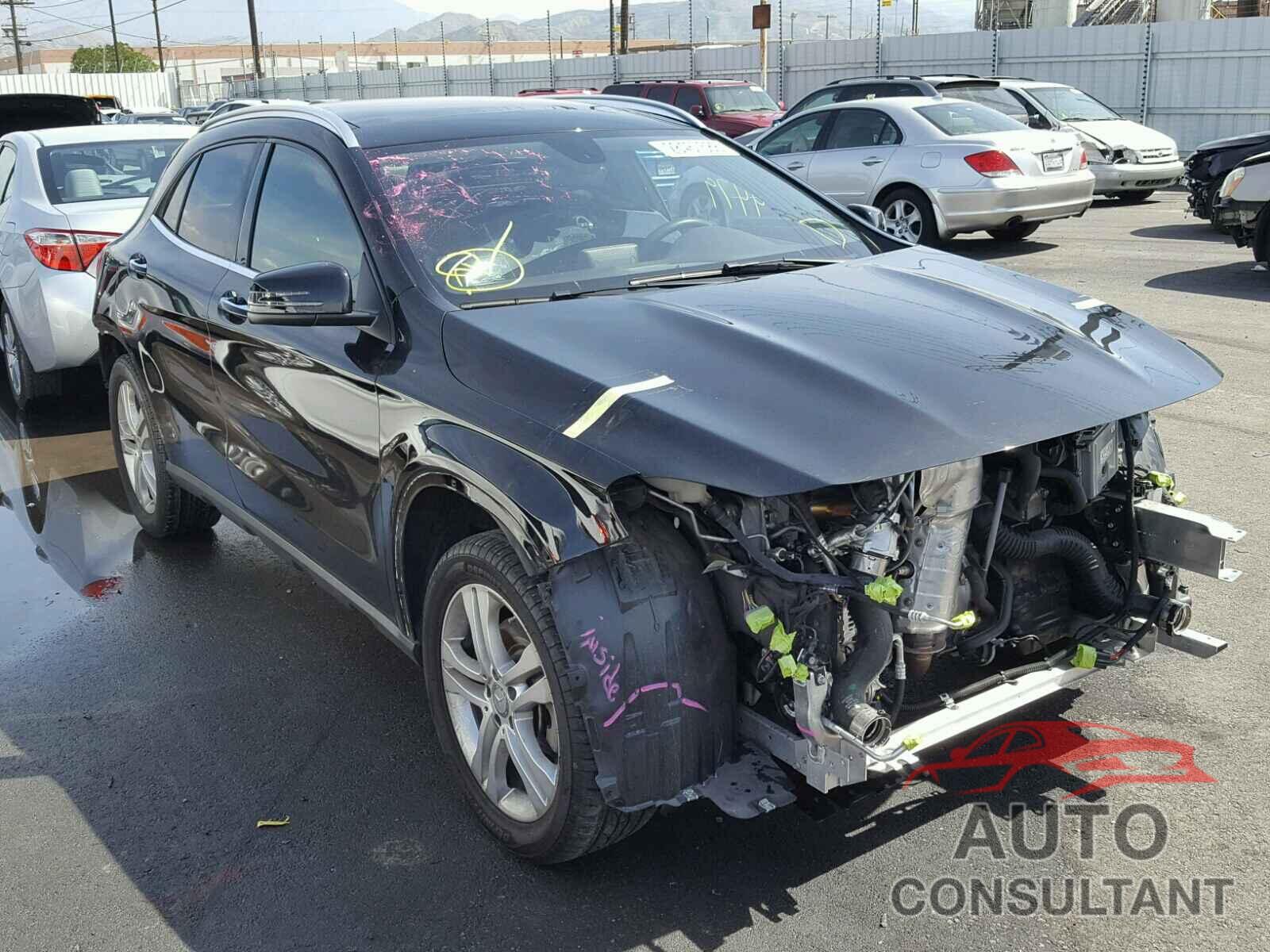 MERCEDES-BENZ GLA250 2015 - WDCTG4EB4FJ176167