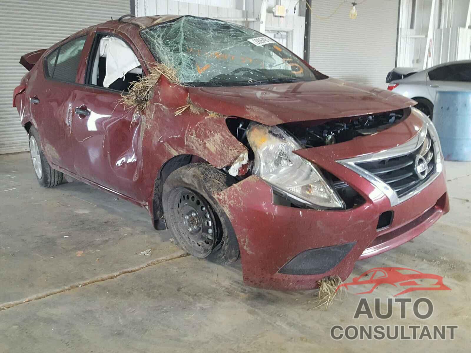 NISSAN VERSA 2018 - 3N1CN7AP0JL817379