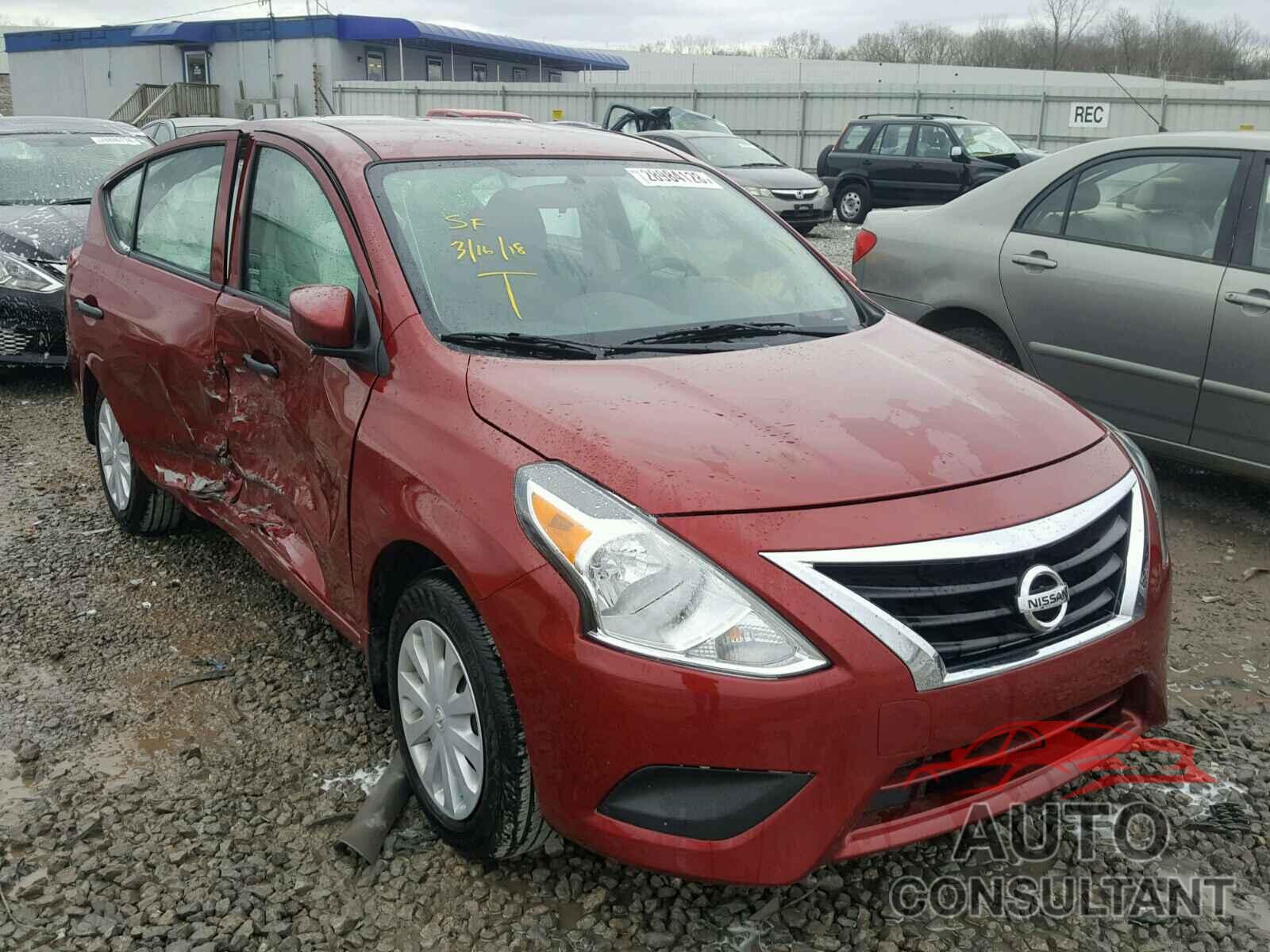 NISSAN VERSA 2018 - 3N1CN7AP0JL804650