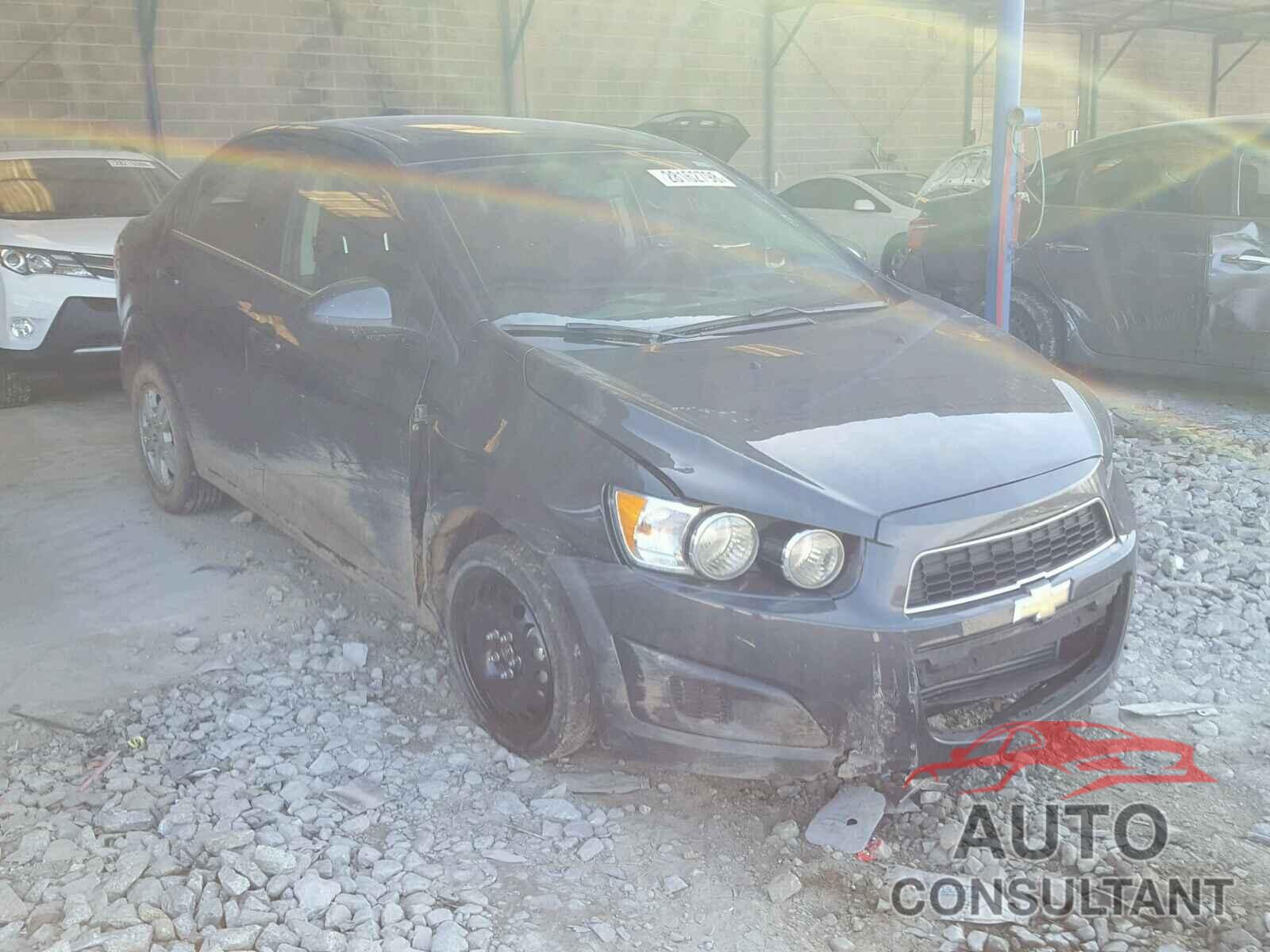 CHEVROLET SONIC 2015 - 1G1JC5SB2F4130461
