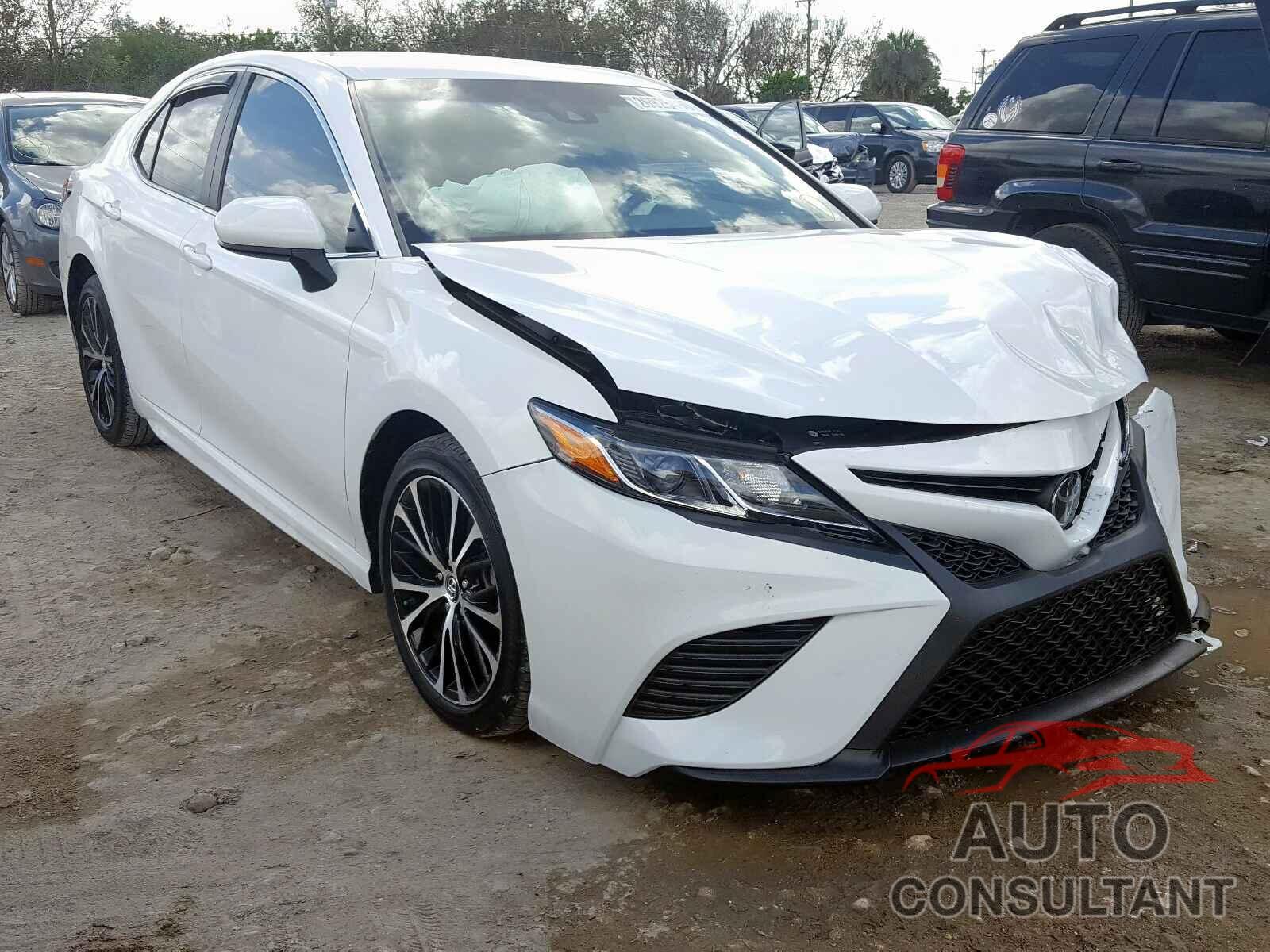 TOYOTA CAMRY 2018 - 4T1B11HK5JU541407