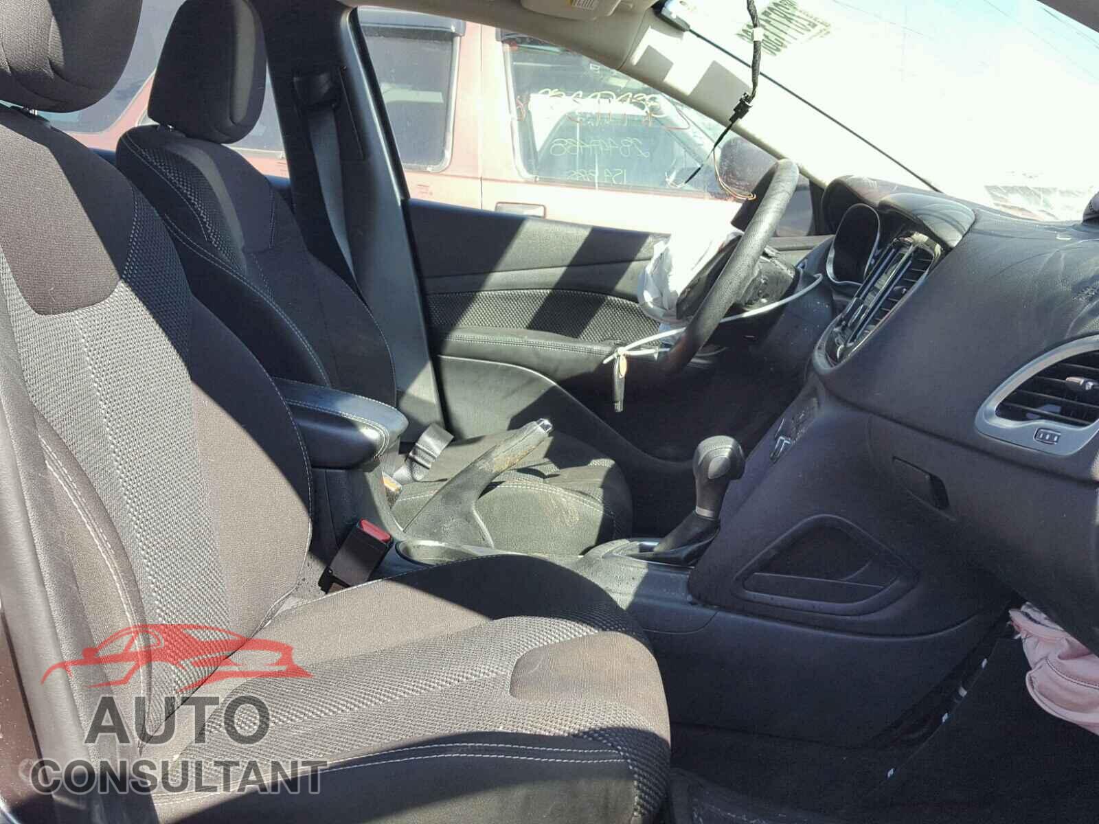 DODGE DART 2015 - 1C3CDFBB4FD390075