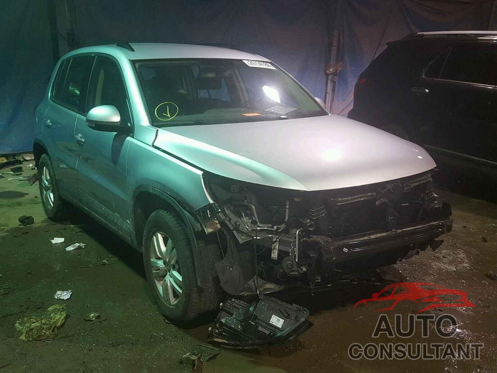 VOLKSWAGEN TIGUAN 2017 - WVGBV7AX4HK009813