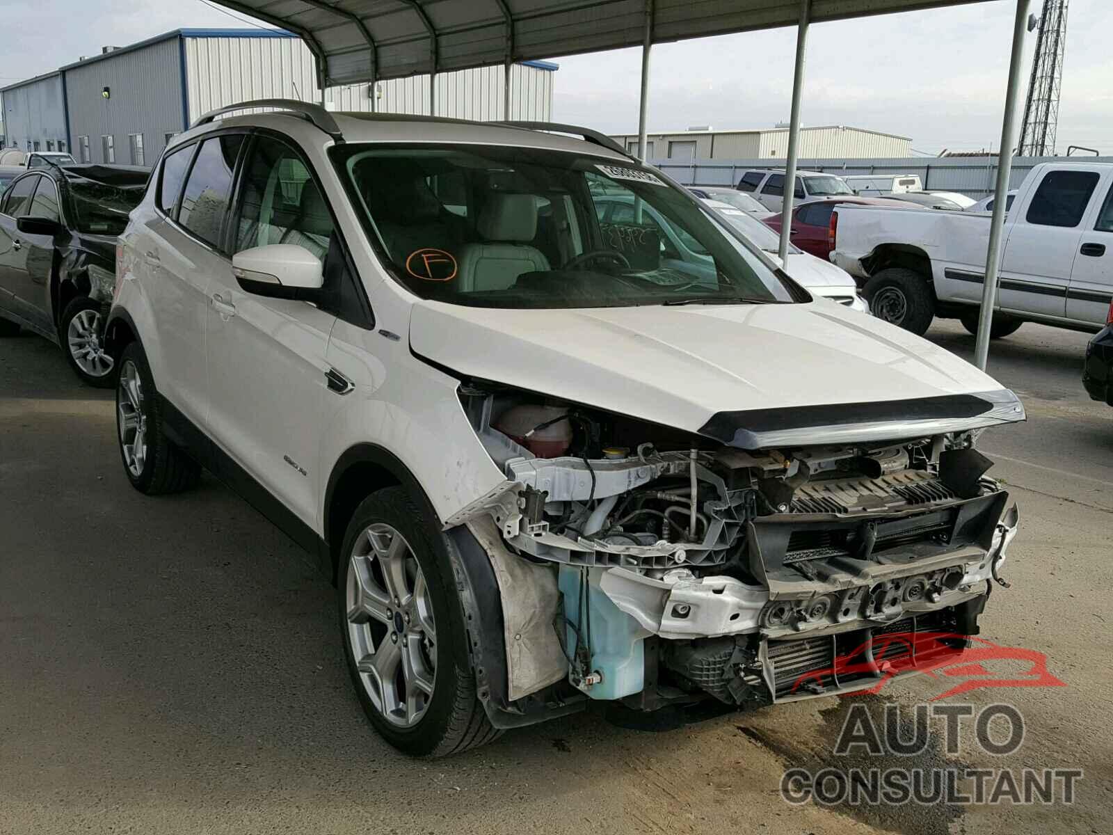 FORD ESCAPE 2017 - 1FMCU0J96HUA28237