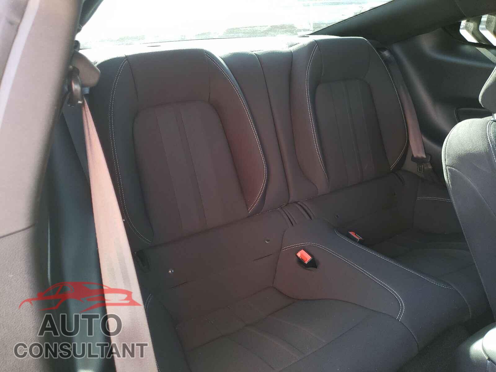 FORD MUSTANG 2019 - 1FA6P8TH0K5197155