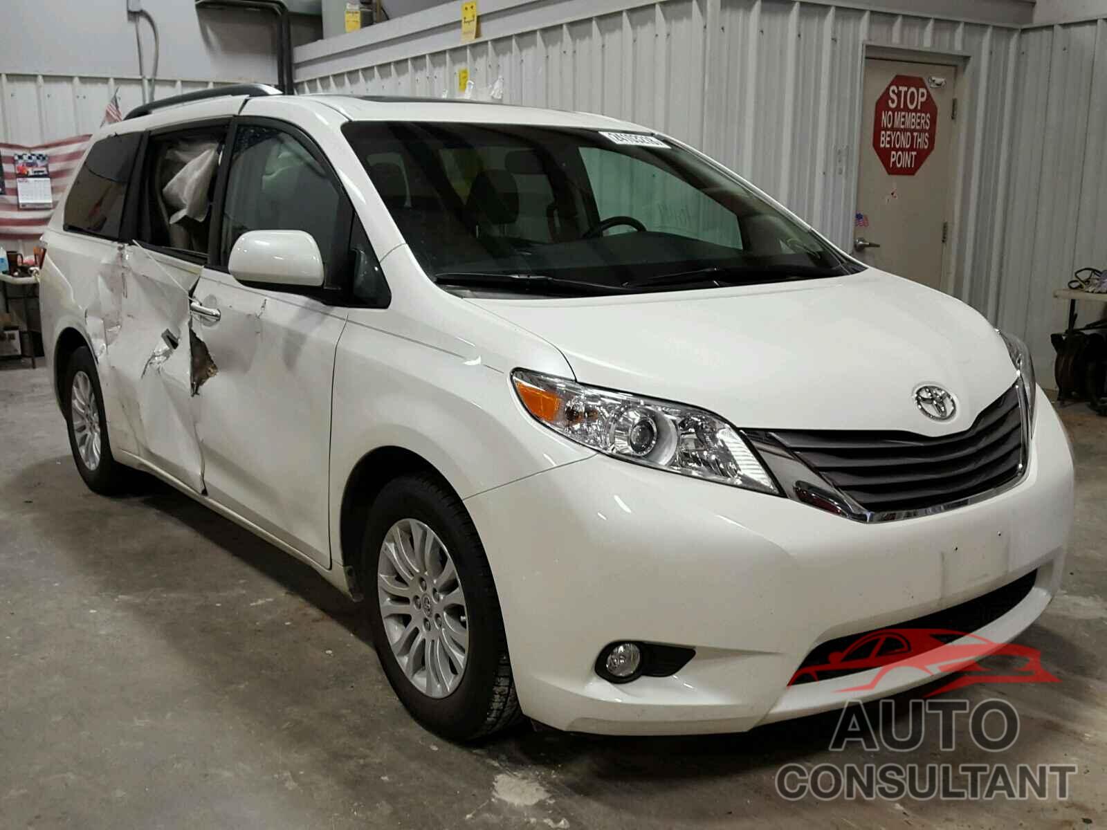 TOYOTA SIENNA 2015 - 5TDYK3DC7FS626170