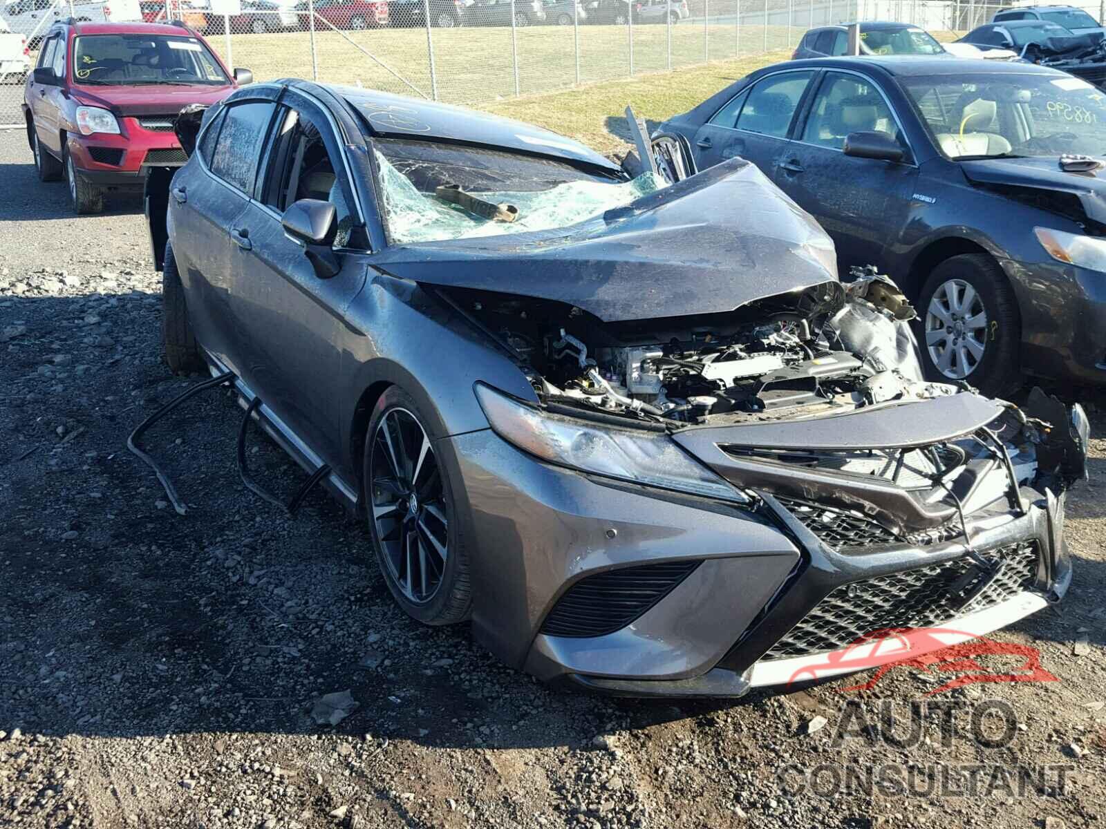 TOYOTA CAMRY 2018 - 4T1B61HK5JU011424