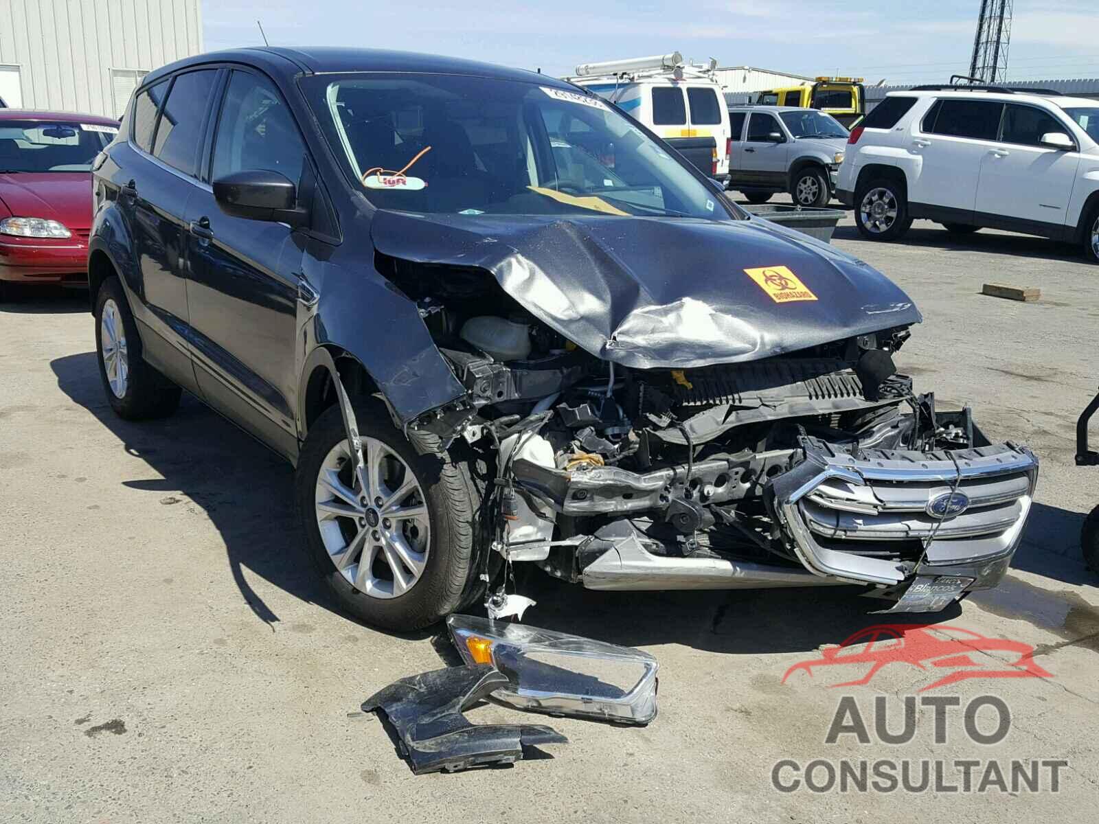 FORD ESCAPE 2017 - 1FMCU9G97HUB46468