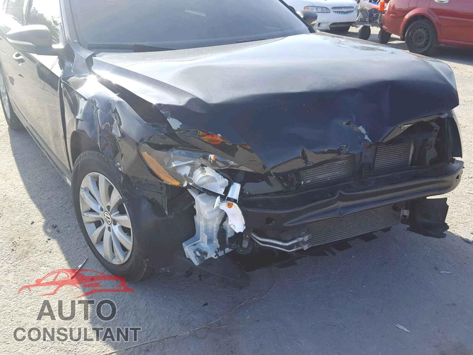 VOLKSWAGEN PASSAT 2015 - 1VWAT7A32FC022129