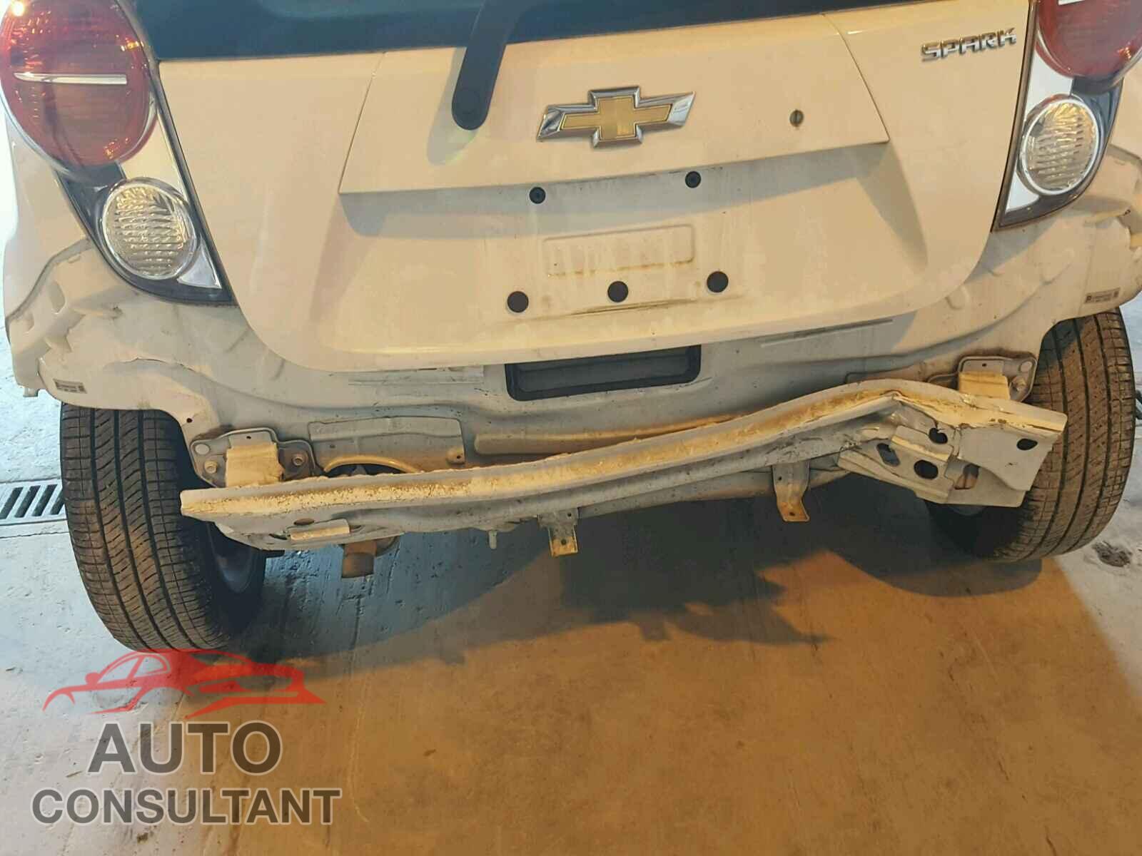CHEVROLET SPARK 2015 - KL8CB6S96FC812523