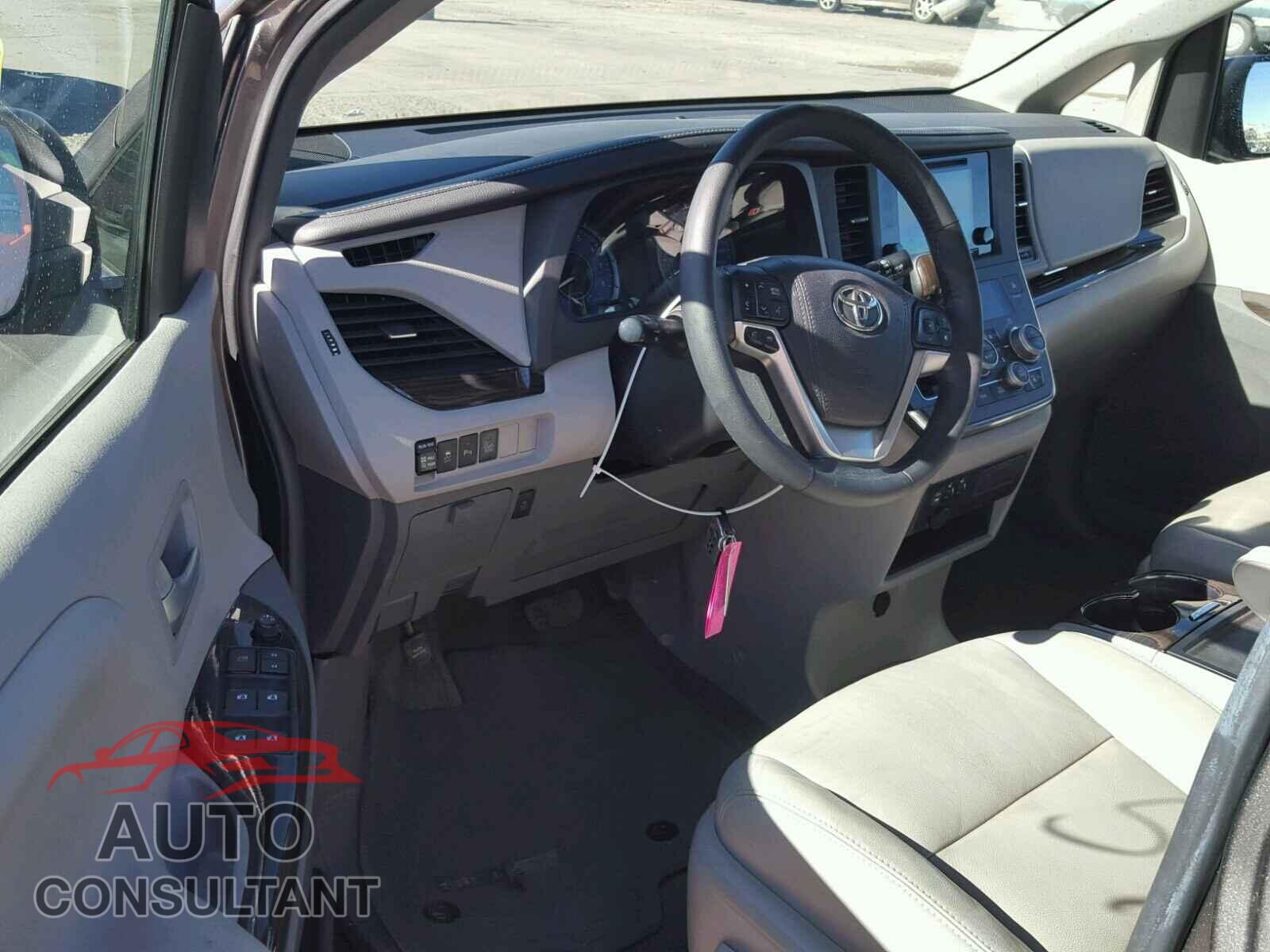TOYOTA SIENNA 2015 - 5TDDK3DC8FS098024