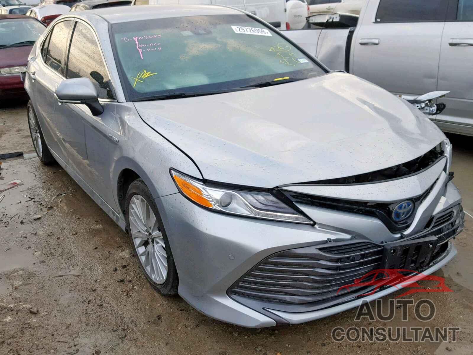 TOYOTA CAMRY 2018 - 4T1B21HK8JU002504