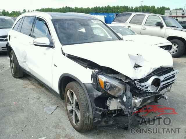 MERCEDES-BENZ GLC300 2016 - JTDKARFP6J3070830