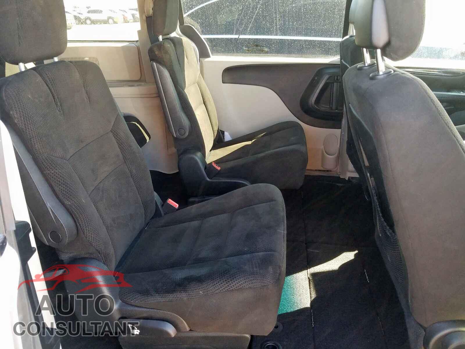 DODGE CARAVAN 2016 - 3FA6P0HD3HR264425