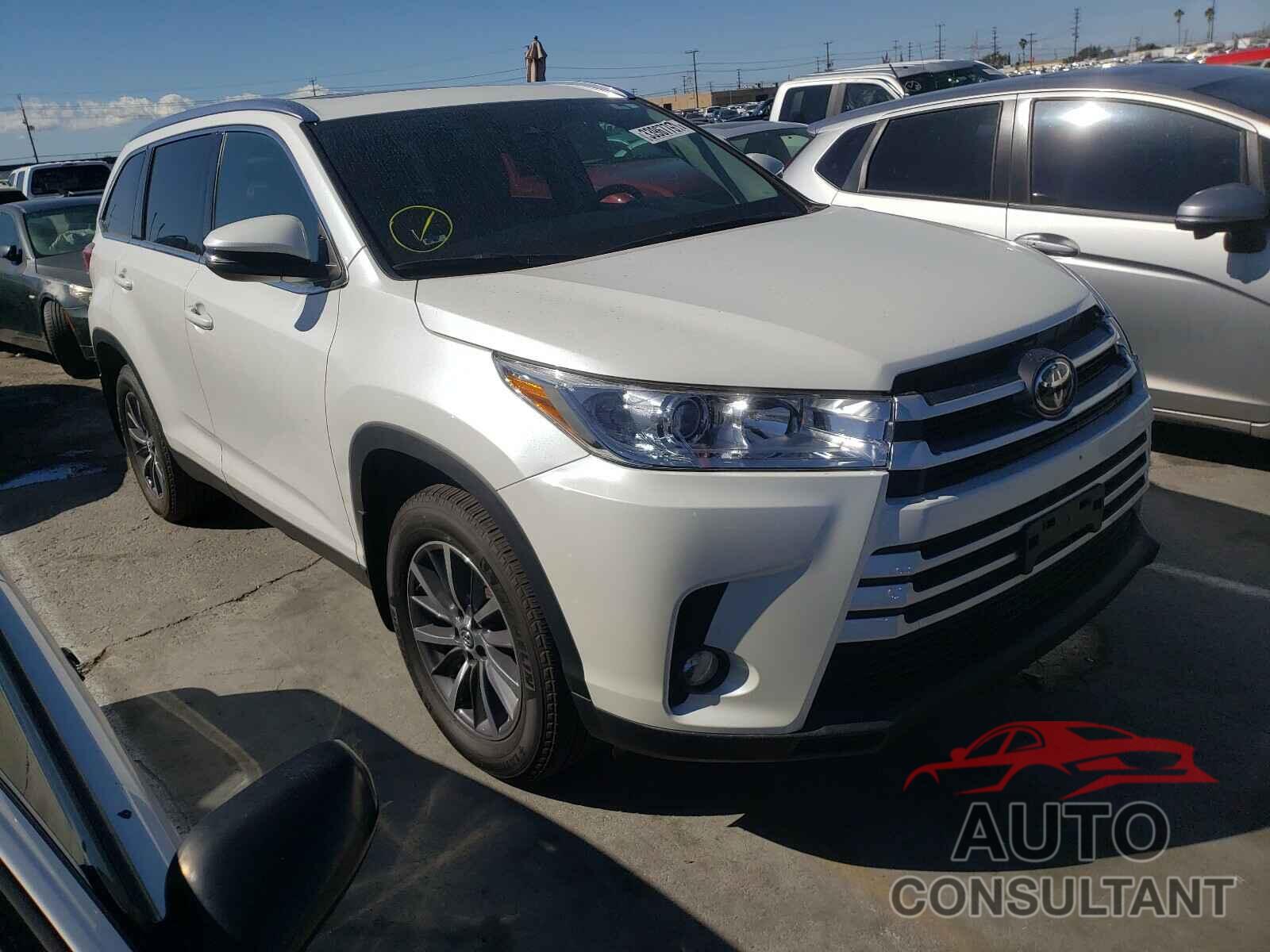 TOYOTA HIGHLANDER 2019 - 5TDJZRFH7KS713571