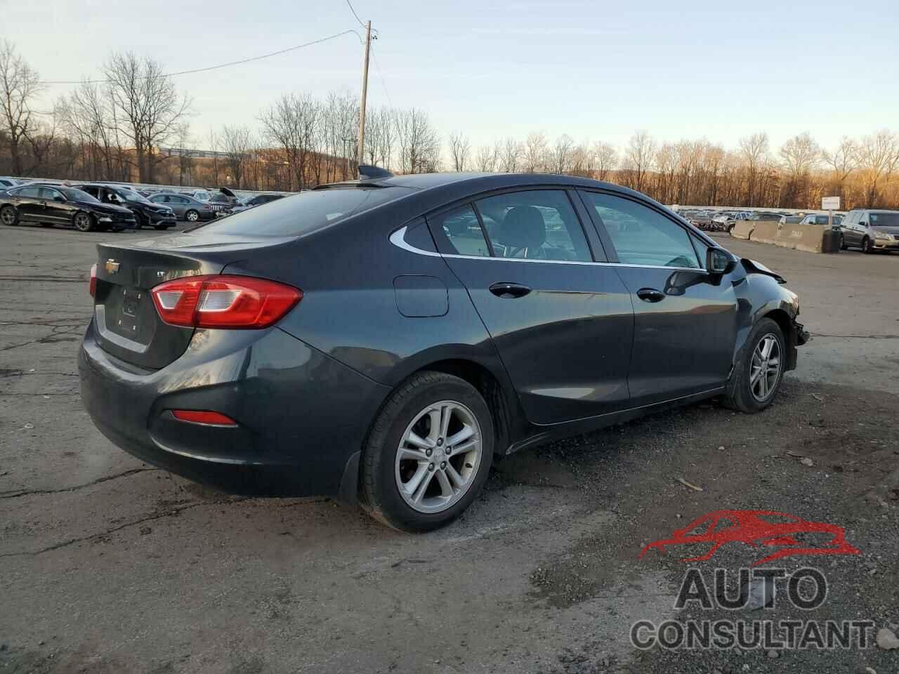 CHEVROLET CRUZE 2018 - 1G1BE5SM7J7176424