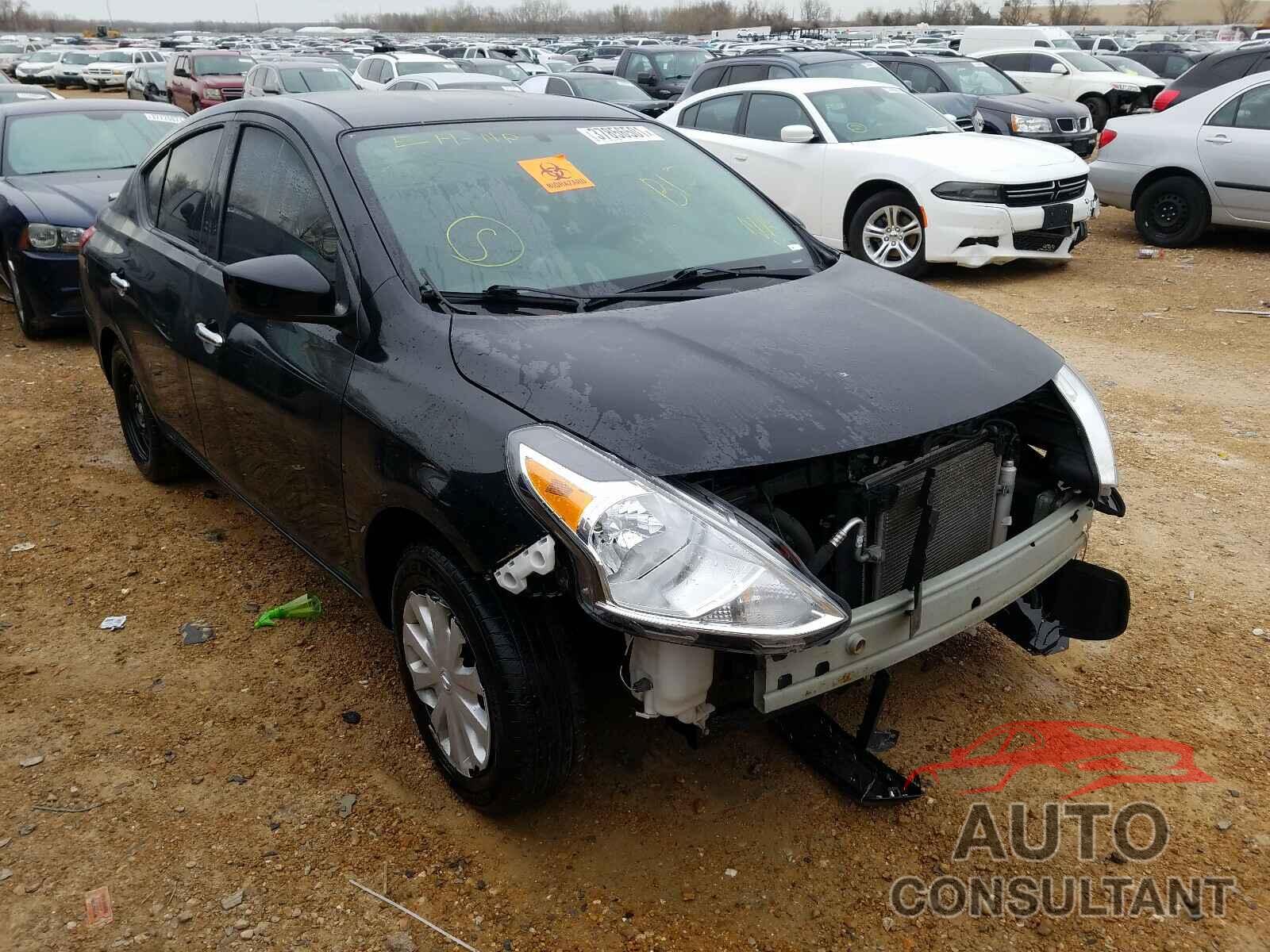 NISSAN VERSA 2018 - 3N1CN7APXJL881641