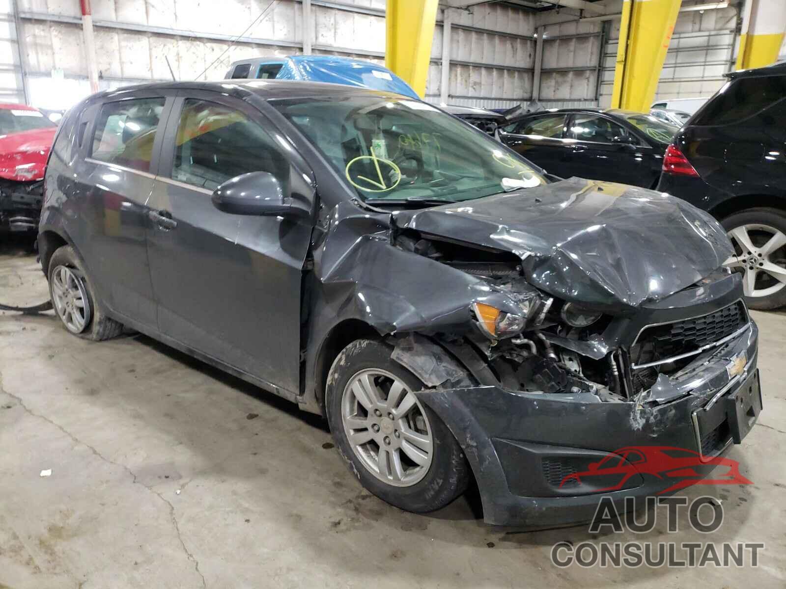 CHEVROLET SONIC 2016 - 1G1JC6SG6G4106523