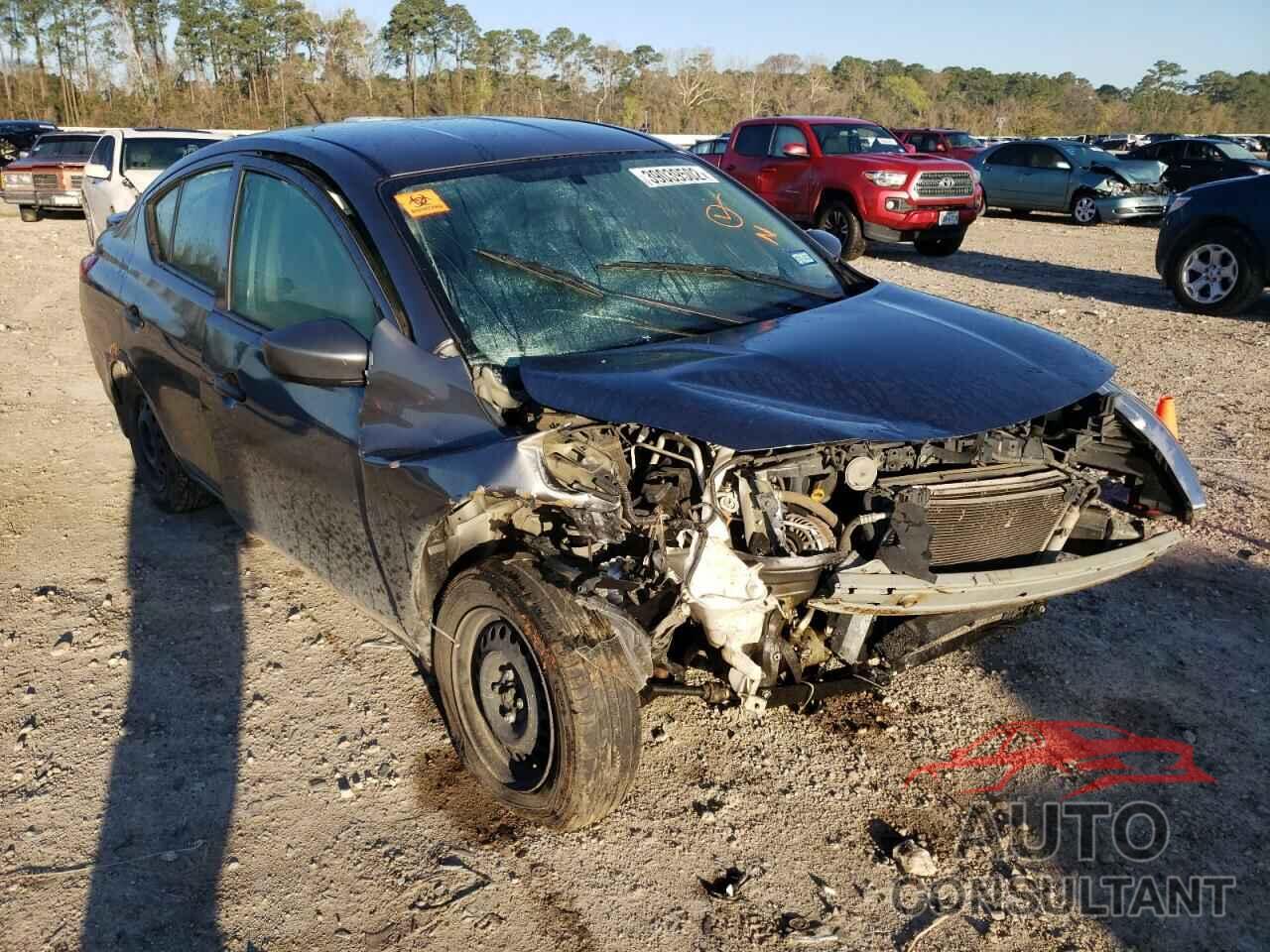 NISSAN VERSA 2017 - 3N1CN7AP8HL828561