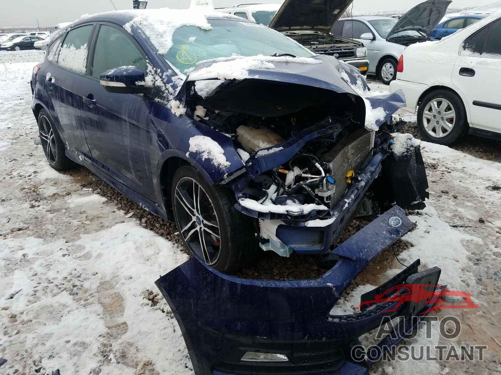 FORD FOCUS 2017 - 1FADP3L94HL308541