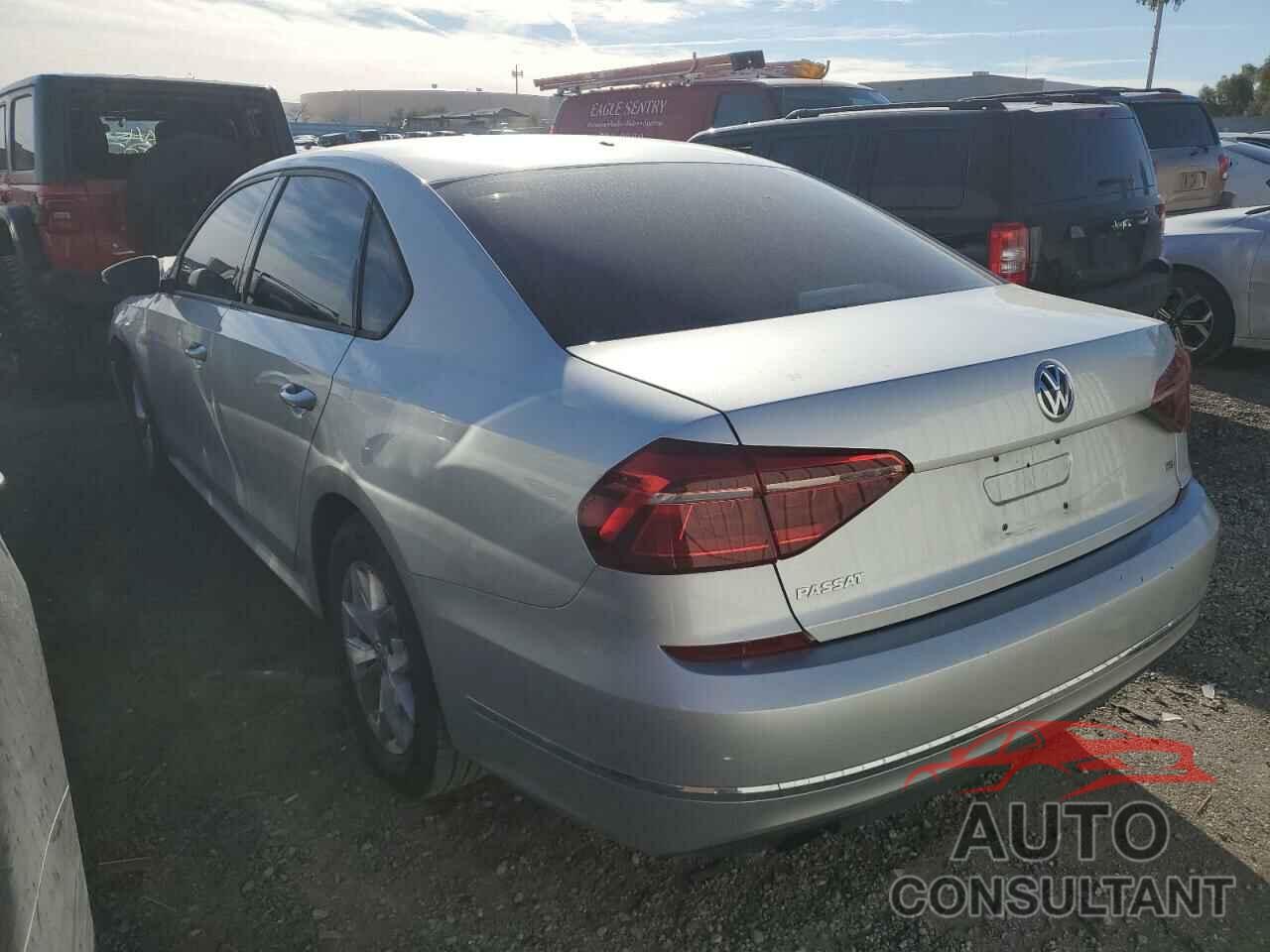 VOLKSWAGEN PASSAT 2018 - 1VWAA7A30JC026260