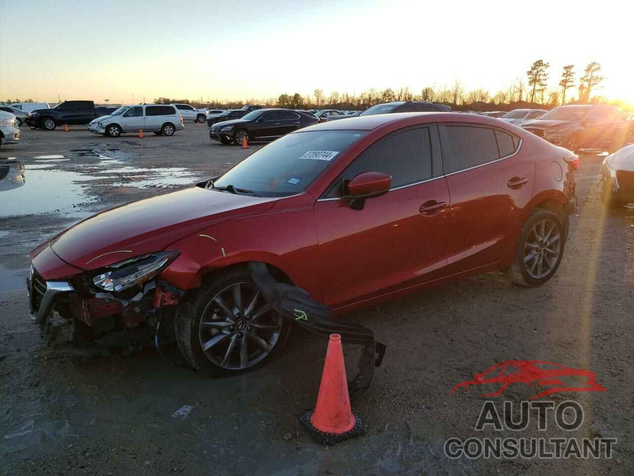 MAZDA 3 2018 - 3MZBN1V38JM167379