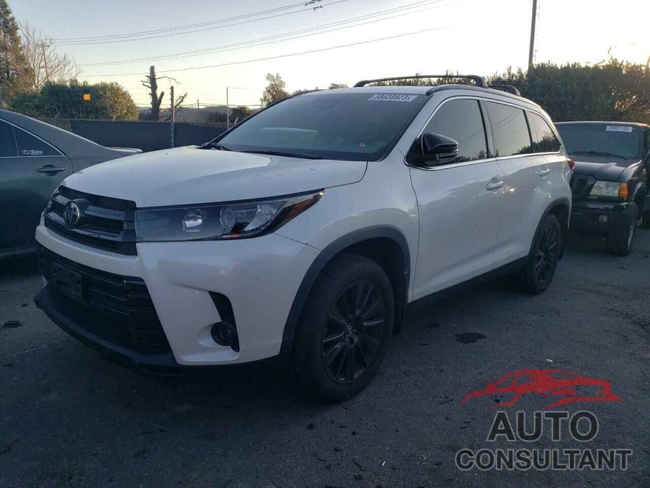 TOYOTA HIGHLANDER 2019 - 5TDJZRFH3KS604296