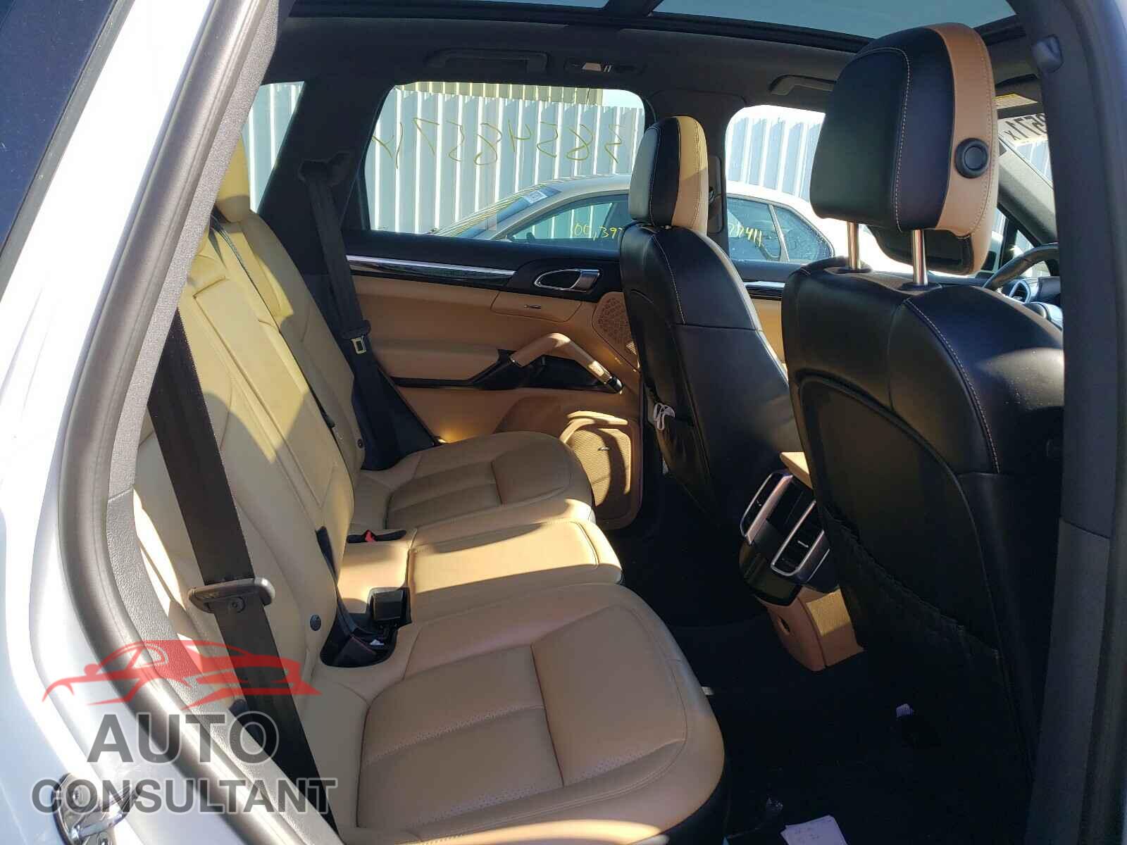 PORSCHE CAYENNE 2017 - WP1AA2A23HKA87811