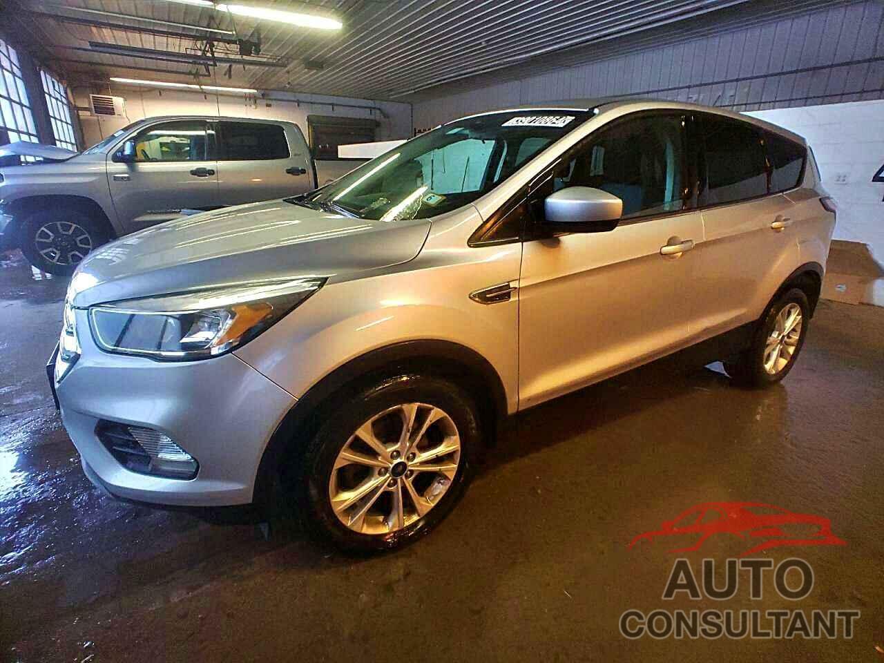 FORD ESCAPE 2017 - 1FMCU0GDXHUA41360