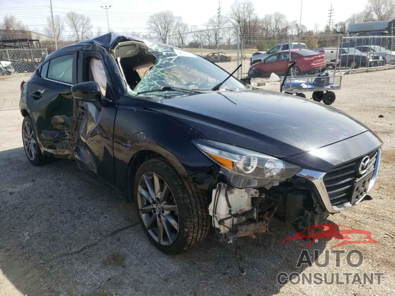 MAZDA 3 2018 - 3MZBN1L36JM204416