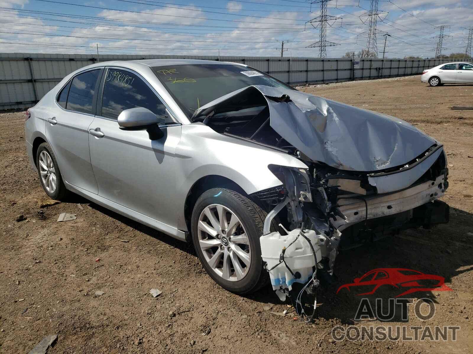 TOYOTA CAMRY 2018 - 4T1B11HK0JU510517