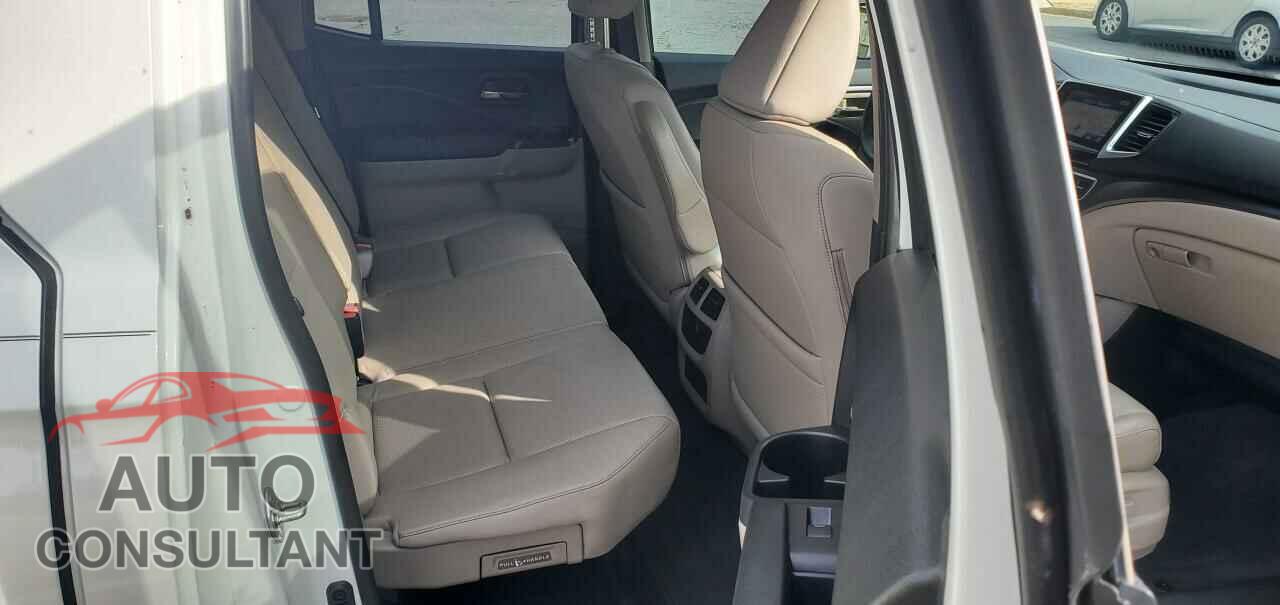 HONDA RIDGELINE 2017 - 5FPYK2F68HB009294