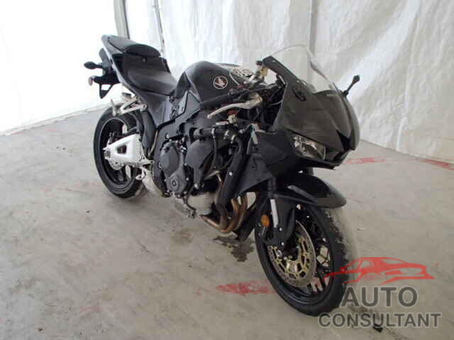 HONDA CBR CYCLE 2015 - JH2PC4008FK800305