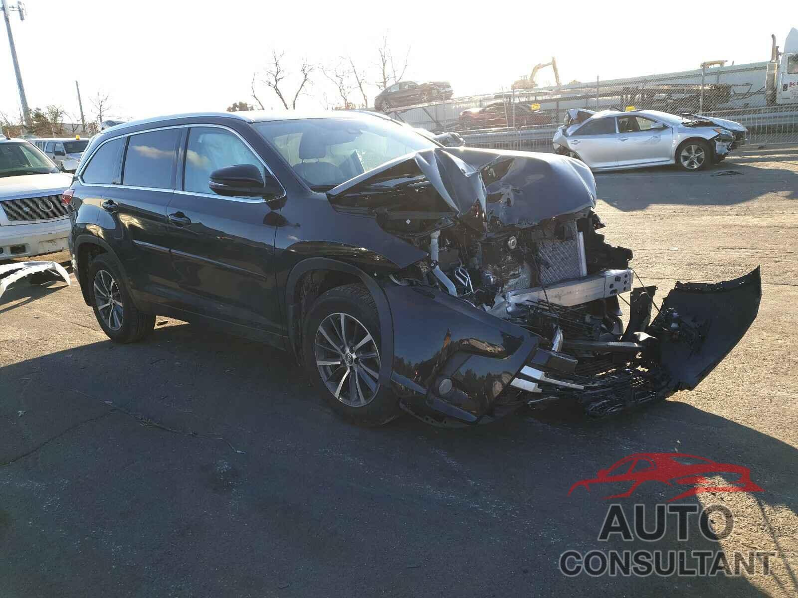 TOYOTA HIGHLANDER 2019 - 5TDJZRFH8KS614404