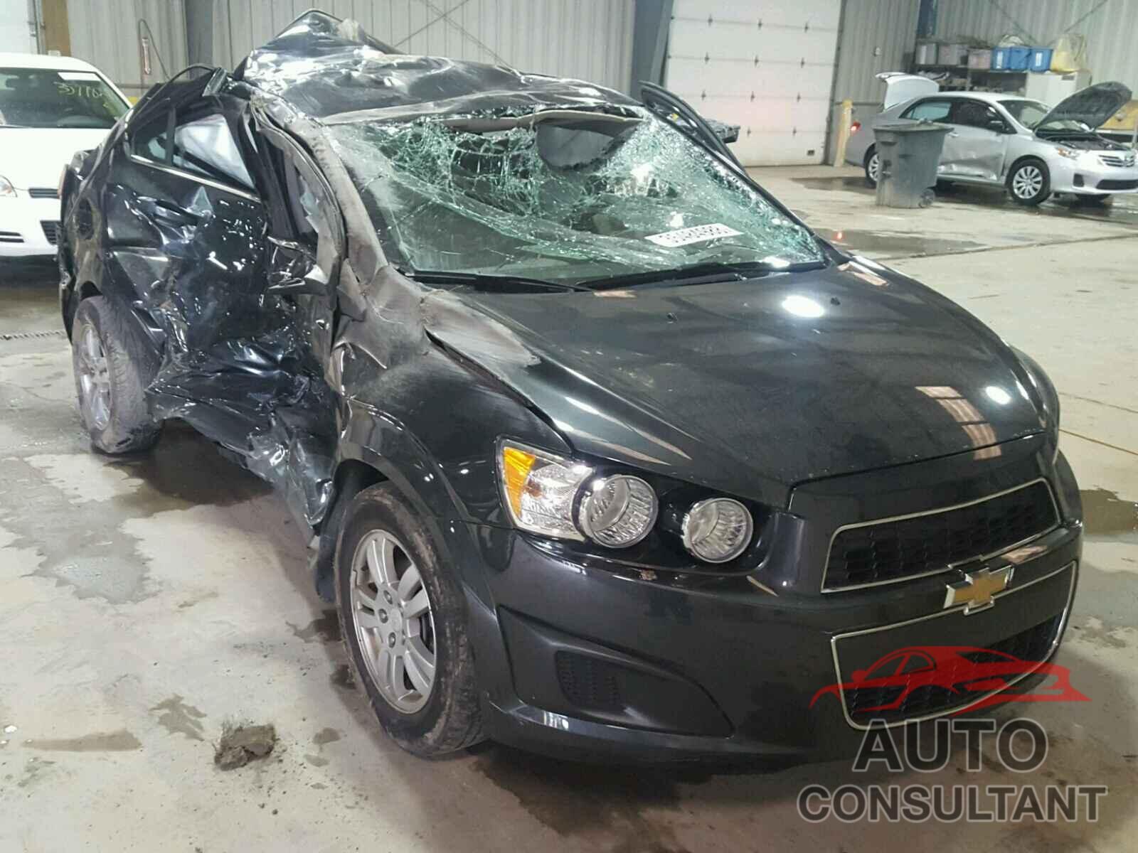CHEVROLET SONIC 2015 - 1G1JC5SG0F4166239