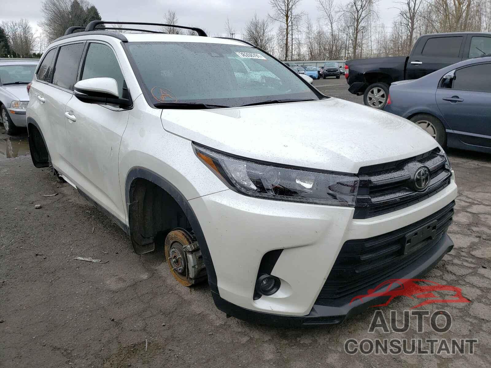 TOYOTA HIGHLANDER 2019 - 5TDJZRFH1KS562680