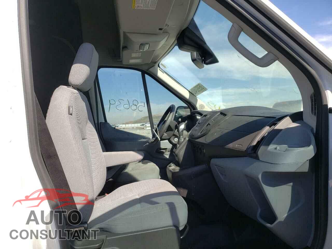 FORD TRANSIT CO 2017 - 1FTYR3XMXHKB16115