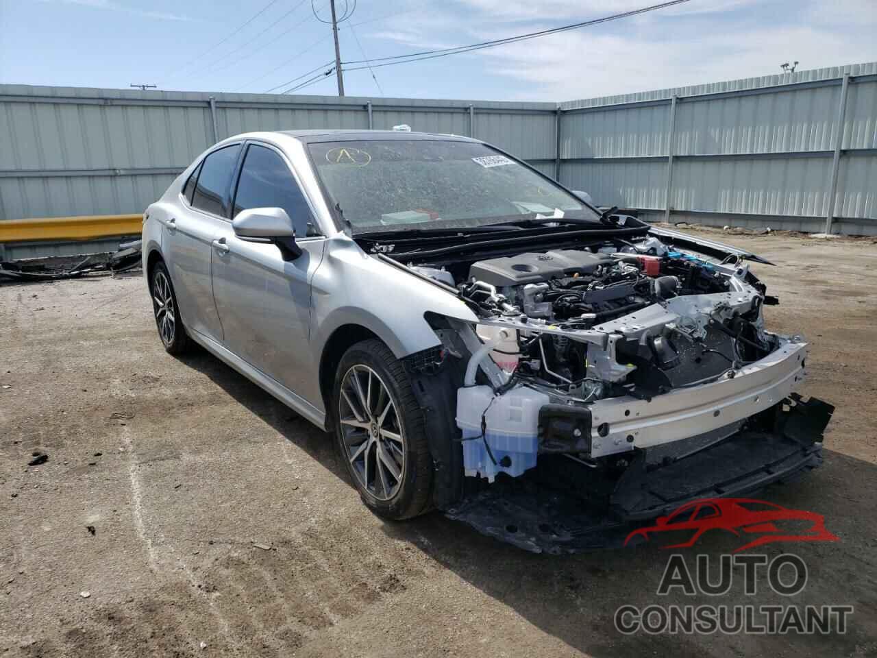 TOYOTA CAMRY 2022 - 4T1F11BK2NU052236