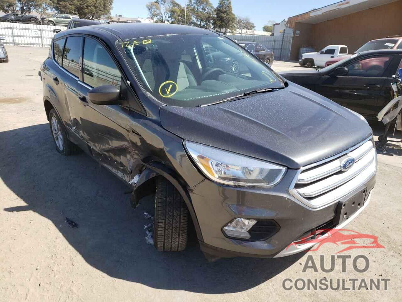 FORD ESCAPE 2017 - 1FMCU9G95HUD29657