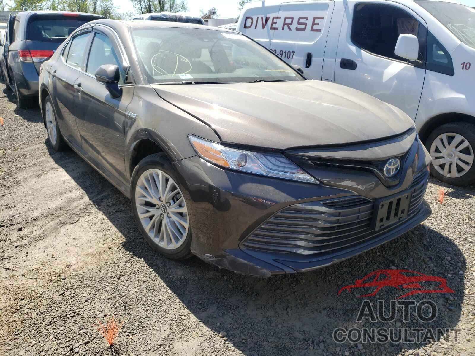 TOYOTA CAMRY 2019 - 4T1B21HK3KU013086
