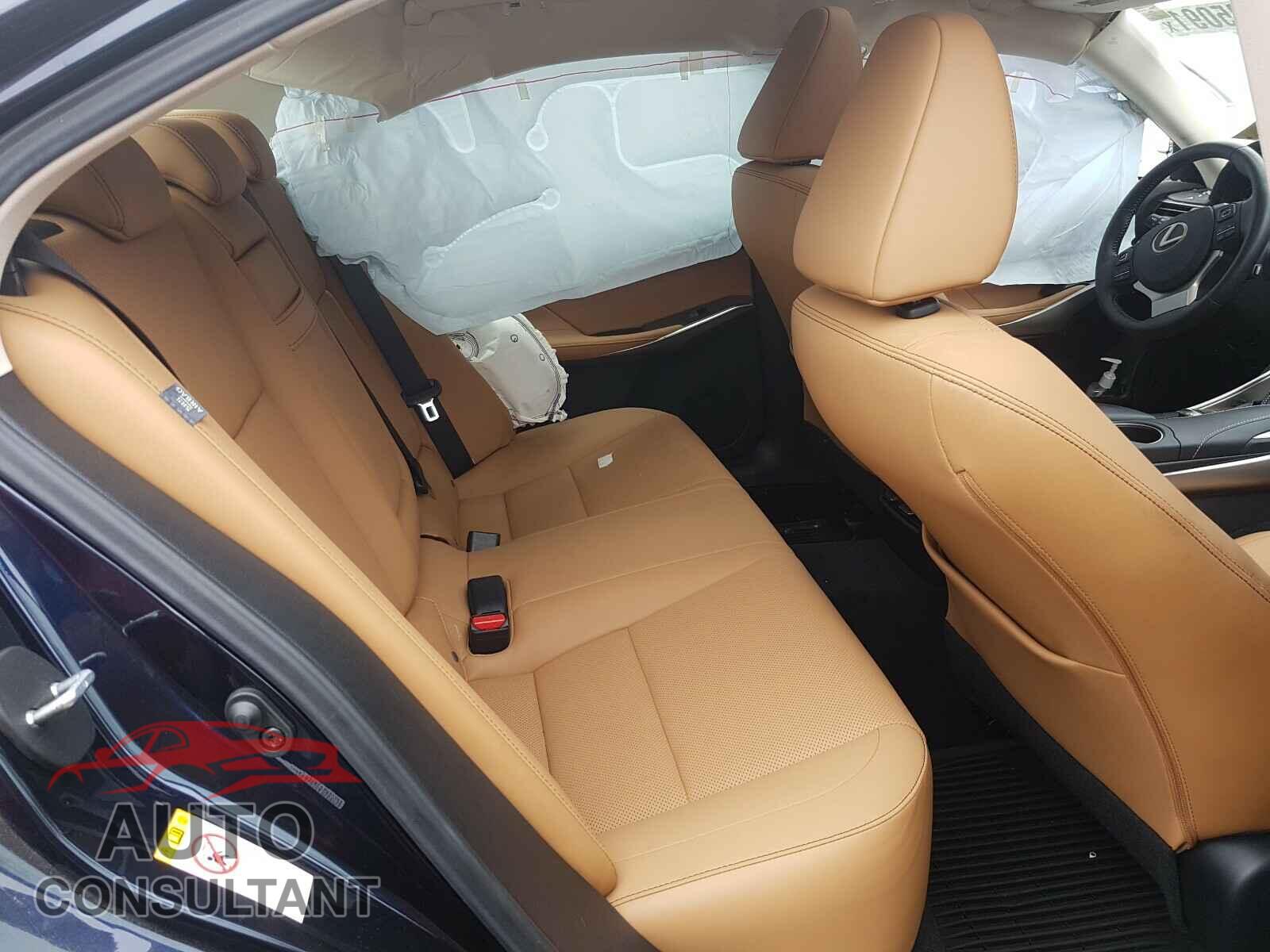 LEXUS IS 2018 - JTHC81D22J5032894