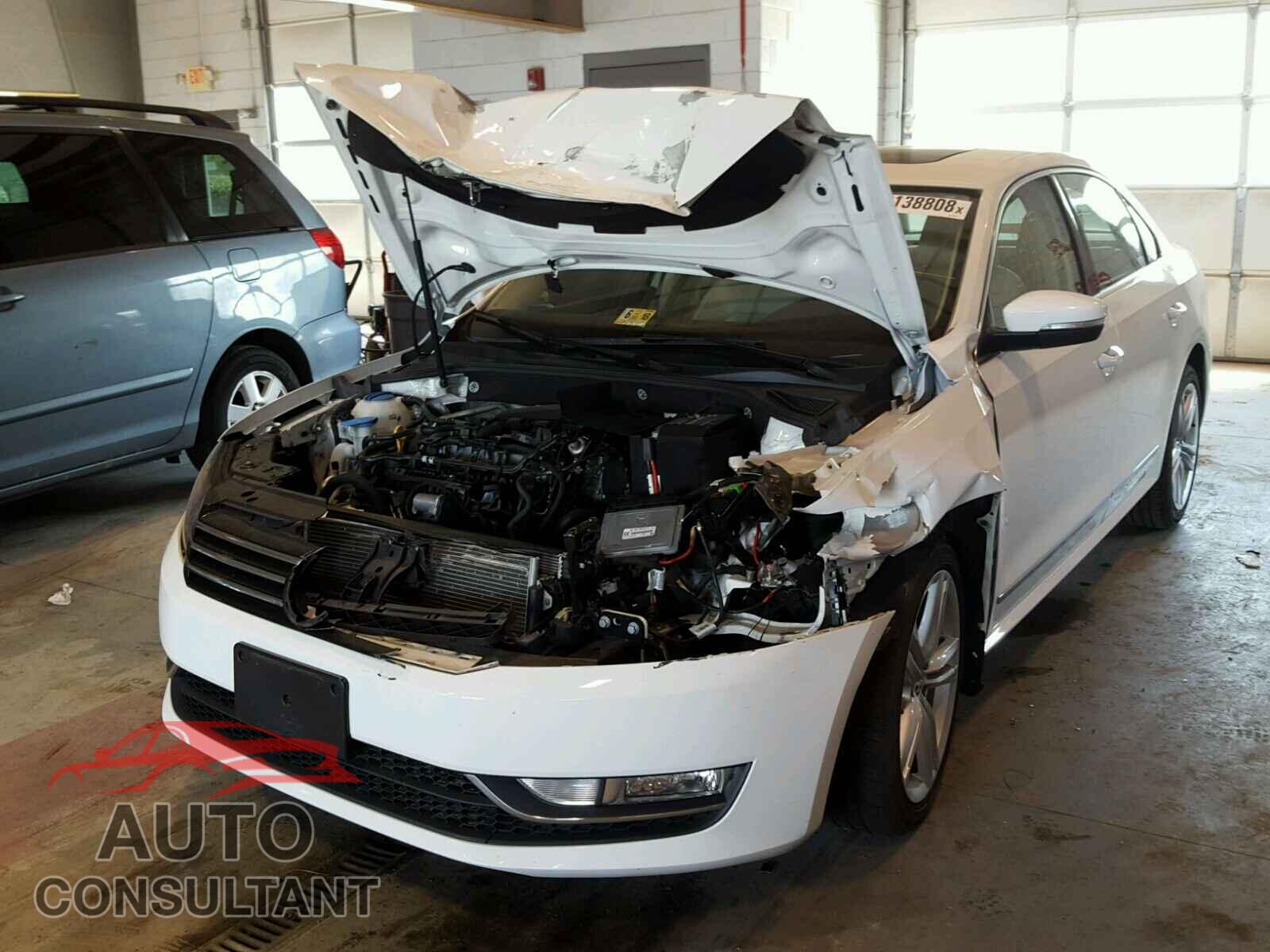 VOLKSWAGEN PASSAT 2015 - 1VWBS7A30FC066735