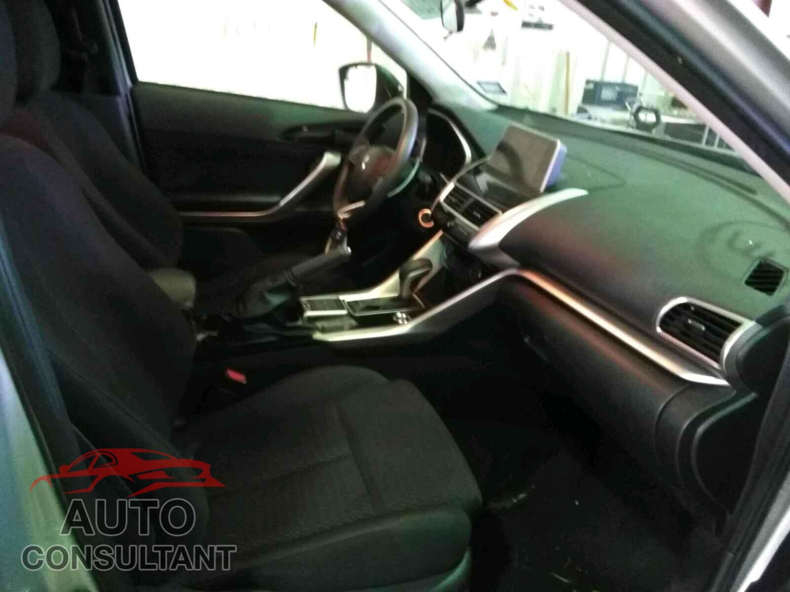 MITSUBISHI ECLIPSE 2018 - JA4AT4AA3JZ065281