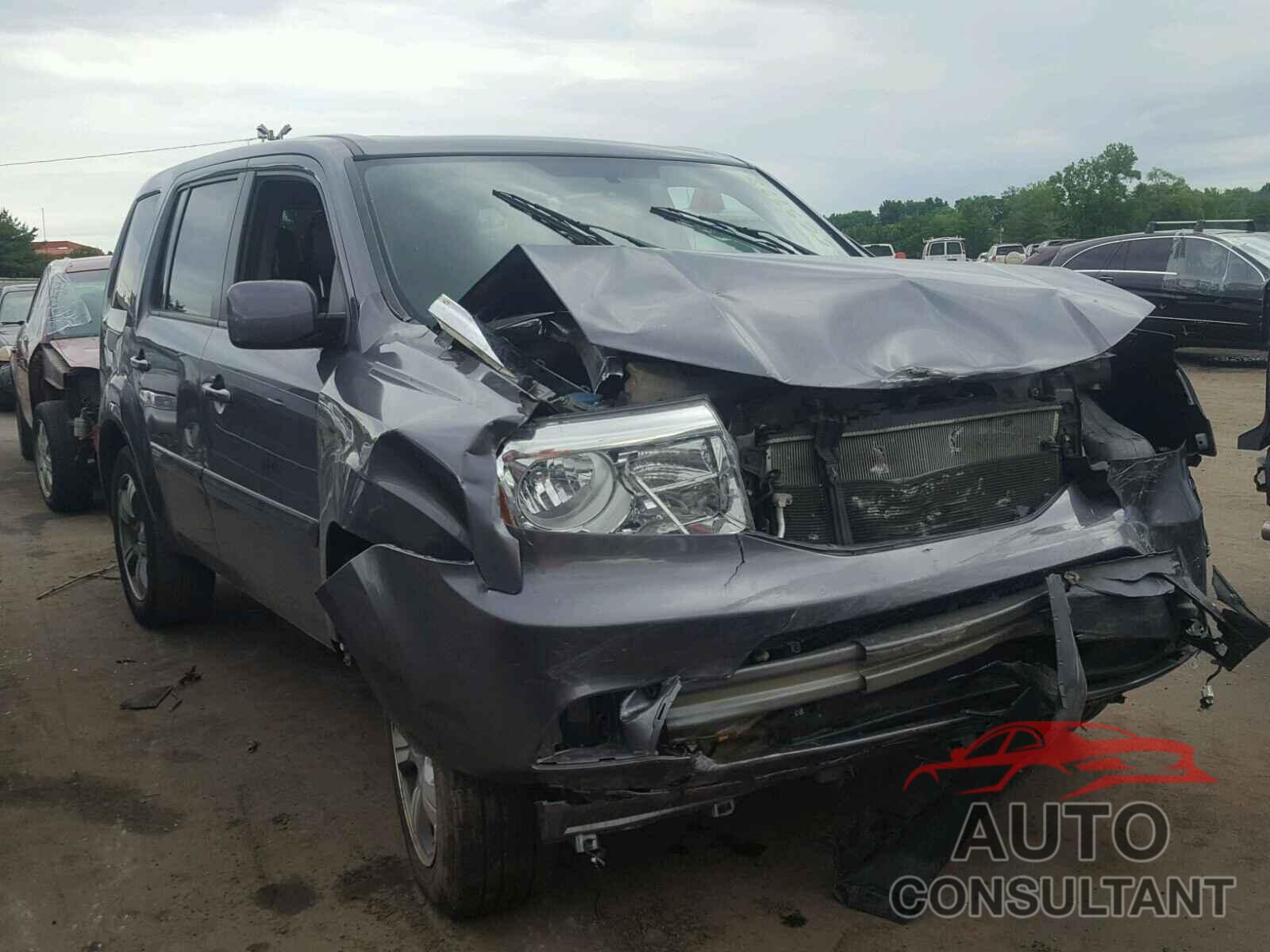 HONDA PILOT 2015 - 5FNYF4H31FB047166