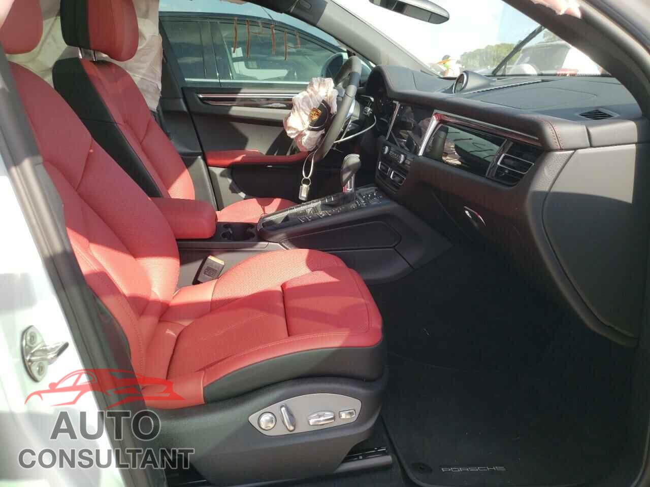 PORSCHE MACAN 2021 - WP1AA2A56MLB14157