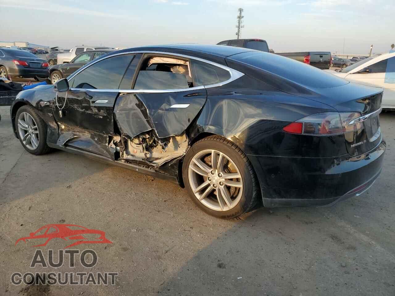 TESLA MODEL S 2015 - 5YJSA1E13FF119099
